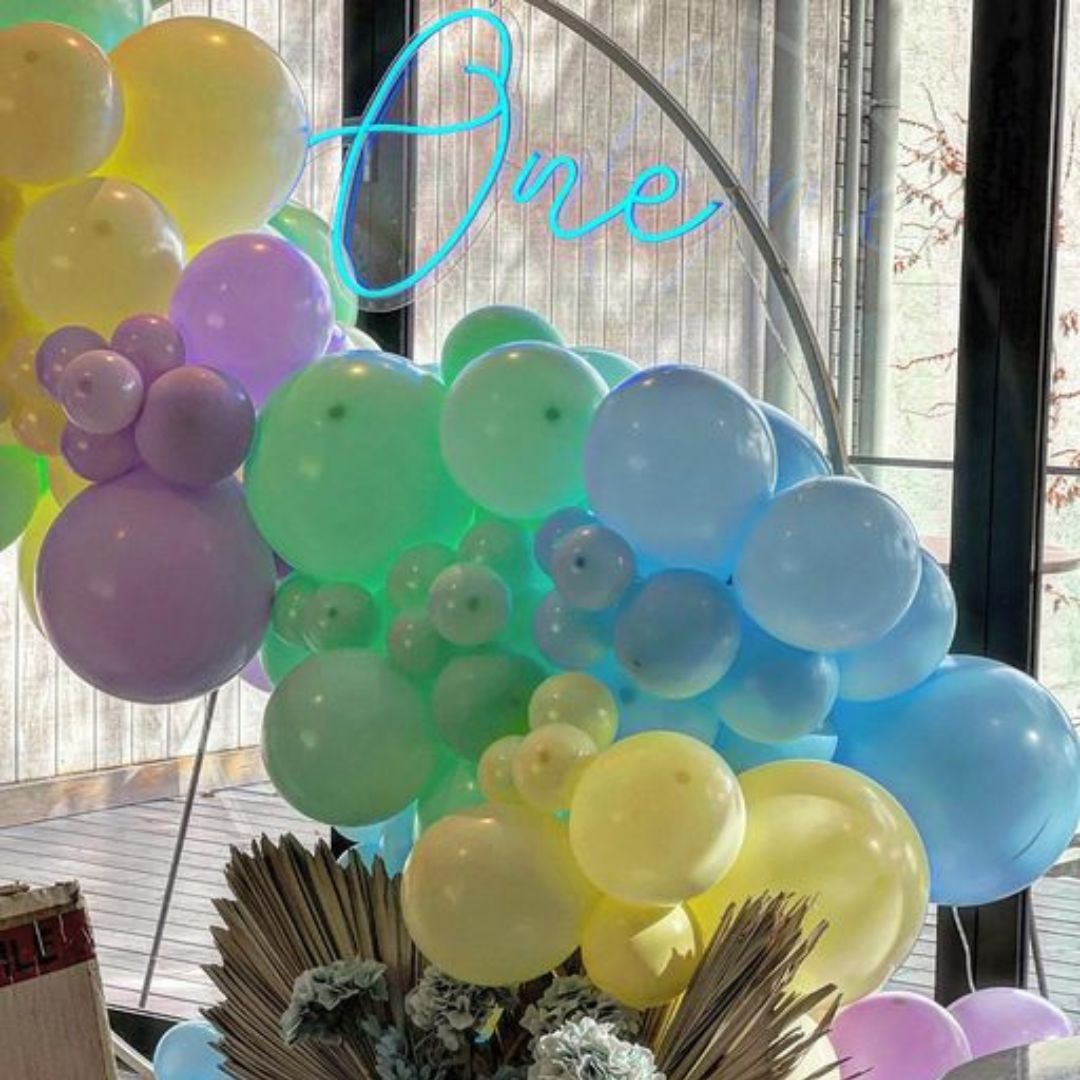 Helium balloon bouquet